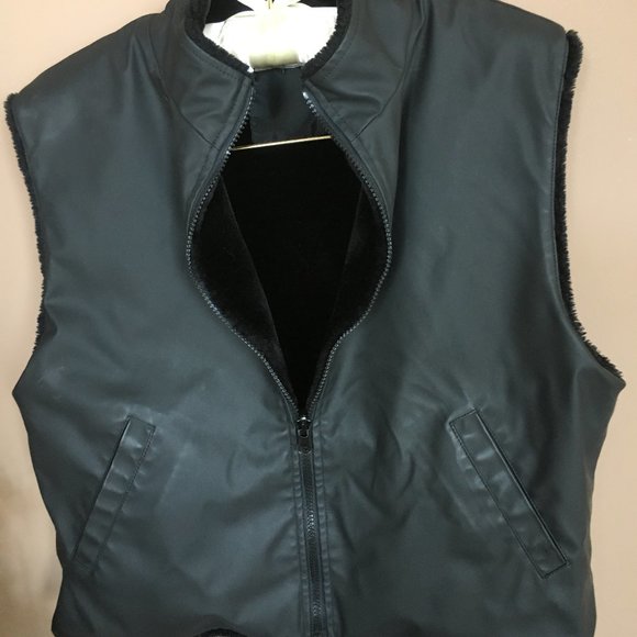 Reversible sleeveless vest, size Large/14 - Picture 3 of 3
